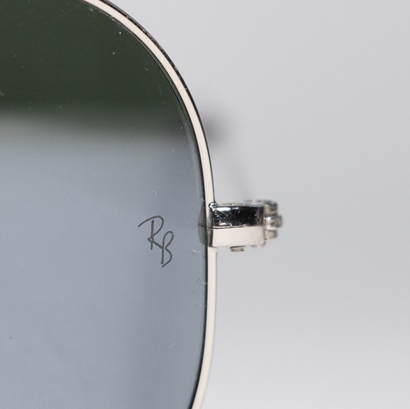 LIKE NEW RayBan Aviator RB3025 Silver Mirror Ray ban Sunglasses - Picture 5 of 11